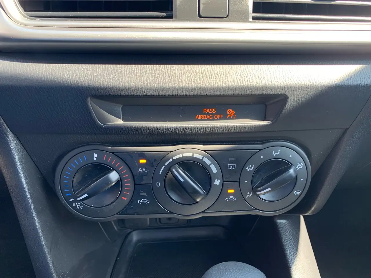 Mazda 3 снимка Mazda 3