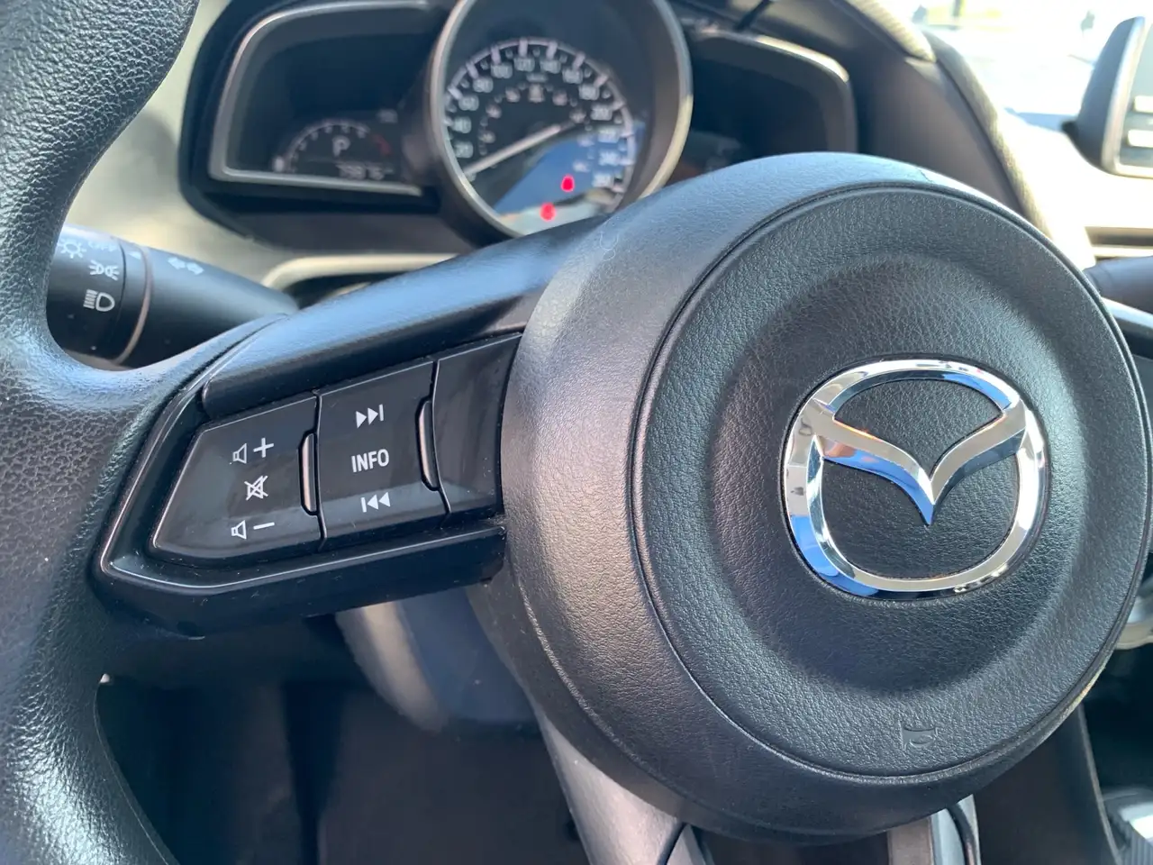 Mazda 3 снимка Mazda 3
