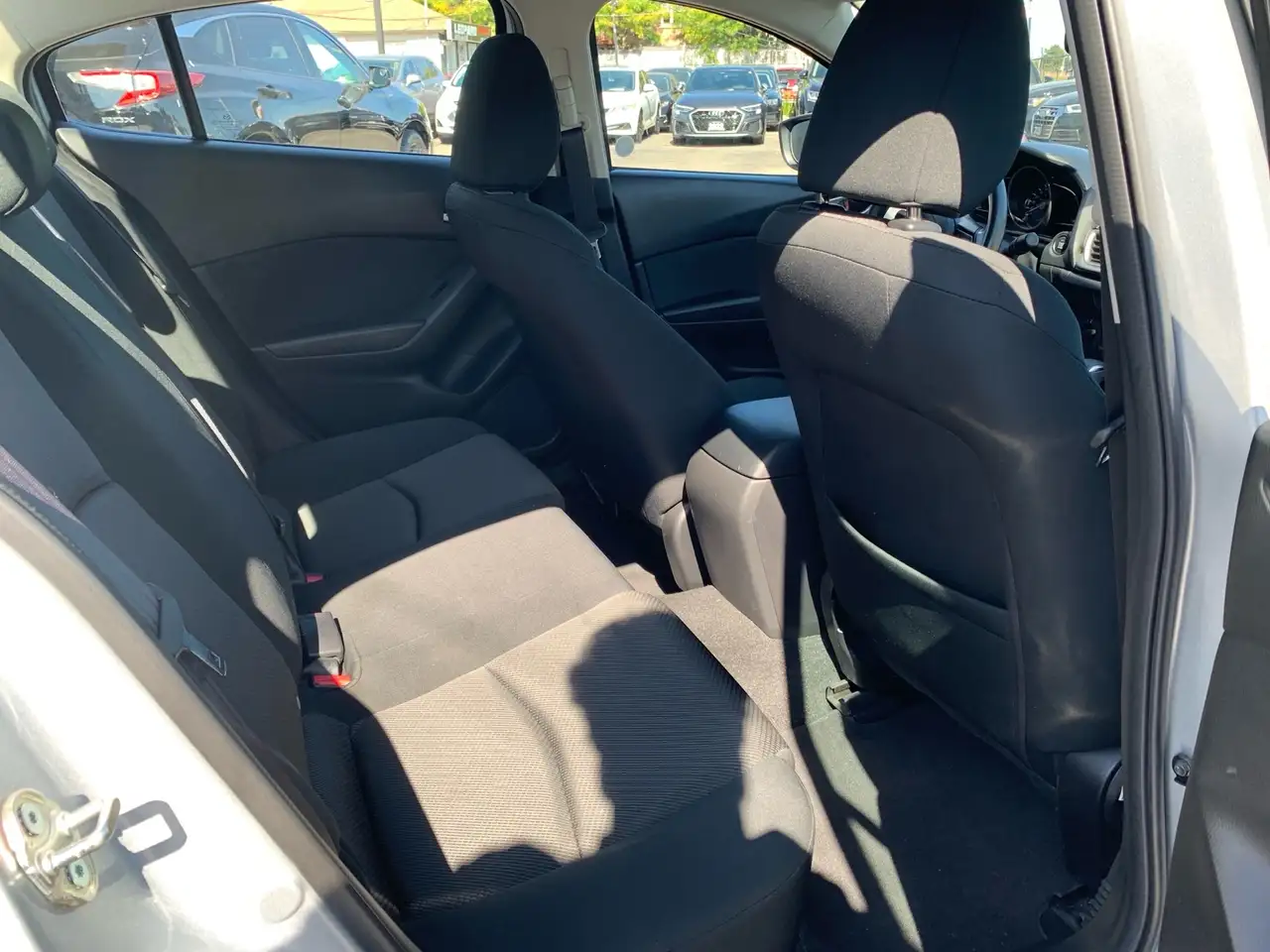 Mazda 3 снимка Mazda 3