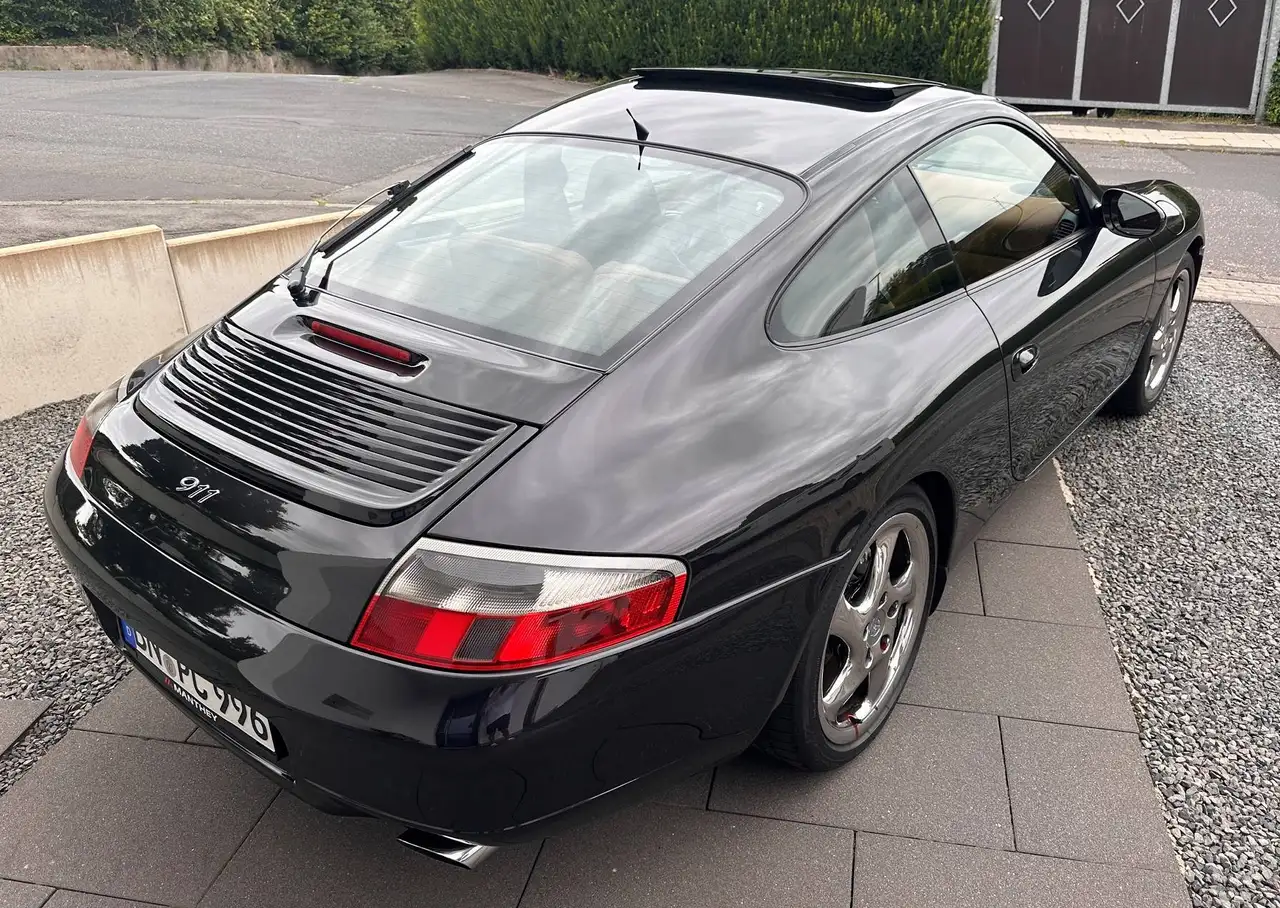 Porsche 996 911 Carrera 4 Millennium, foto 3