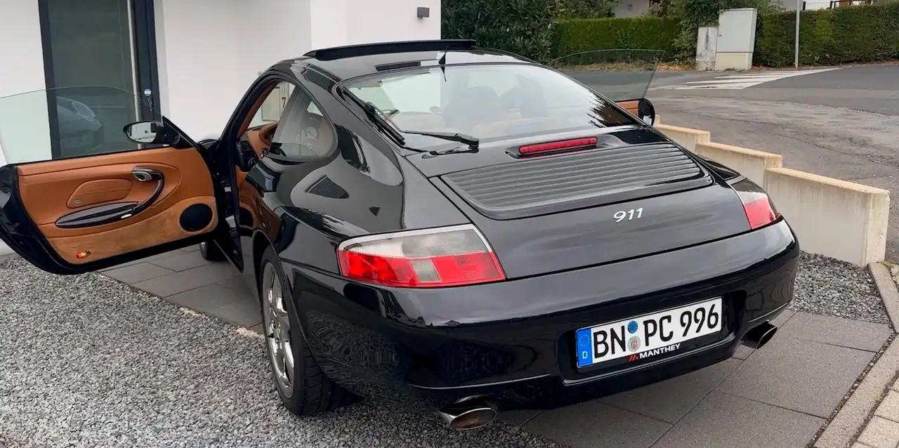 Porsche 996 911 Carrera 4 Millennium, foto 2