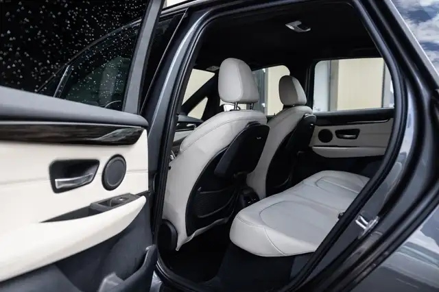 BMW 2 Series view 6