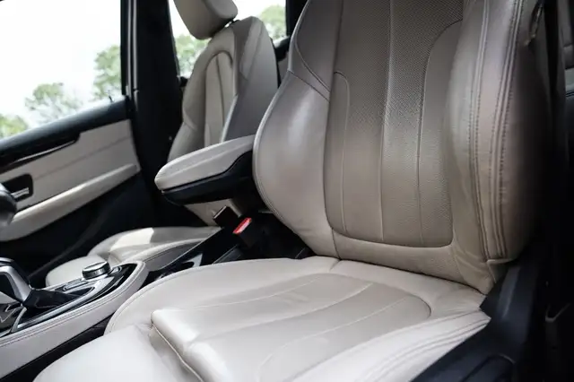 BMW 2 Series view 4
