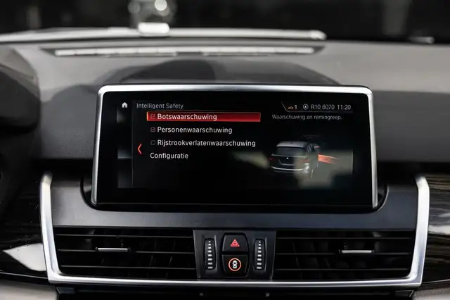 BMW 2 Series view 25