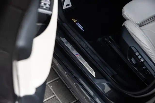 BMW 2 Series view 29