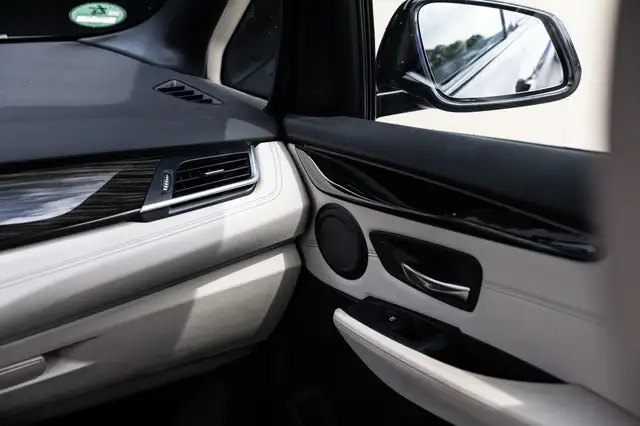 BMW 2 Series view 28