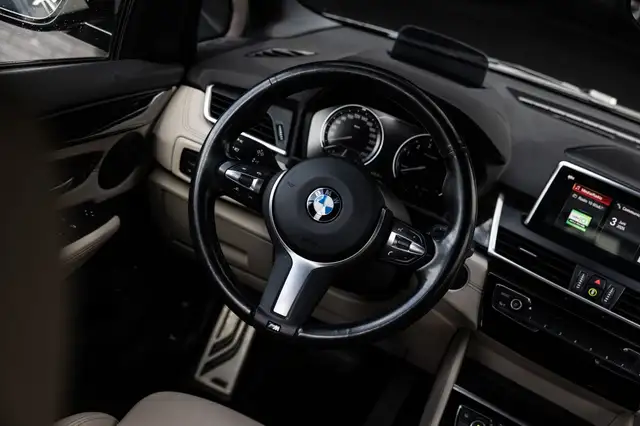 BMW 2 Series view 10