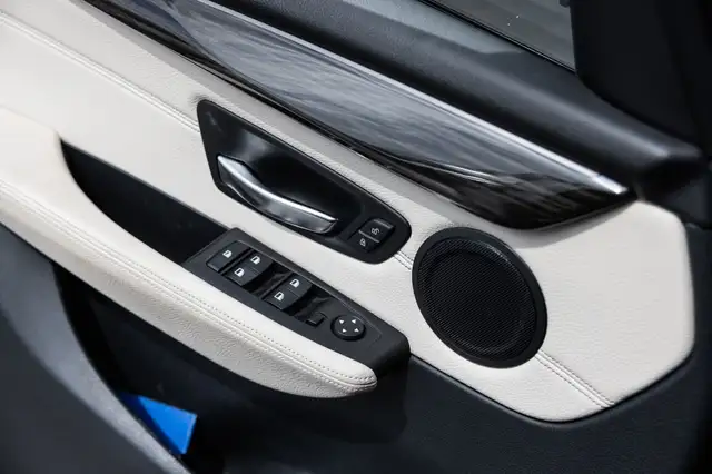 BMW 2 Series view 23