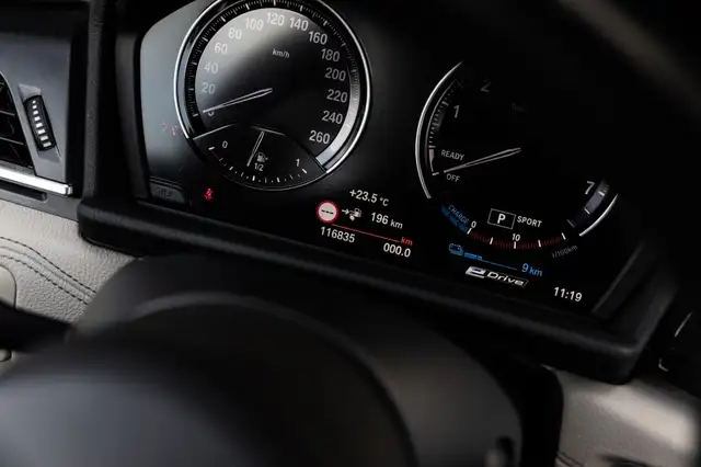 BMW 2 Series view 30