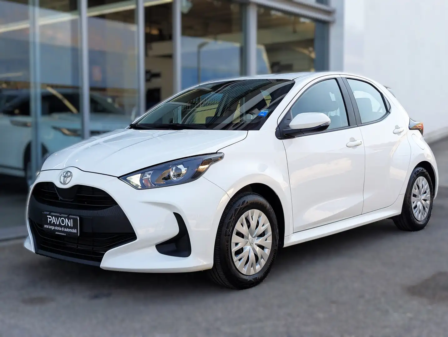 Toyota Yaris Yaris 1.5h Active Bianco - 2