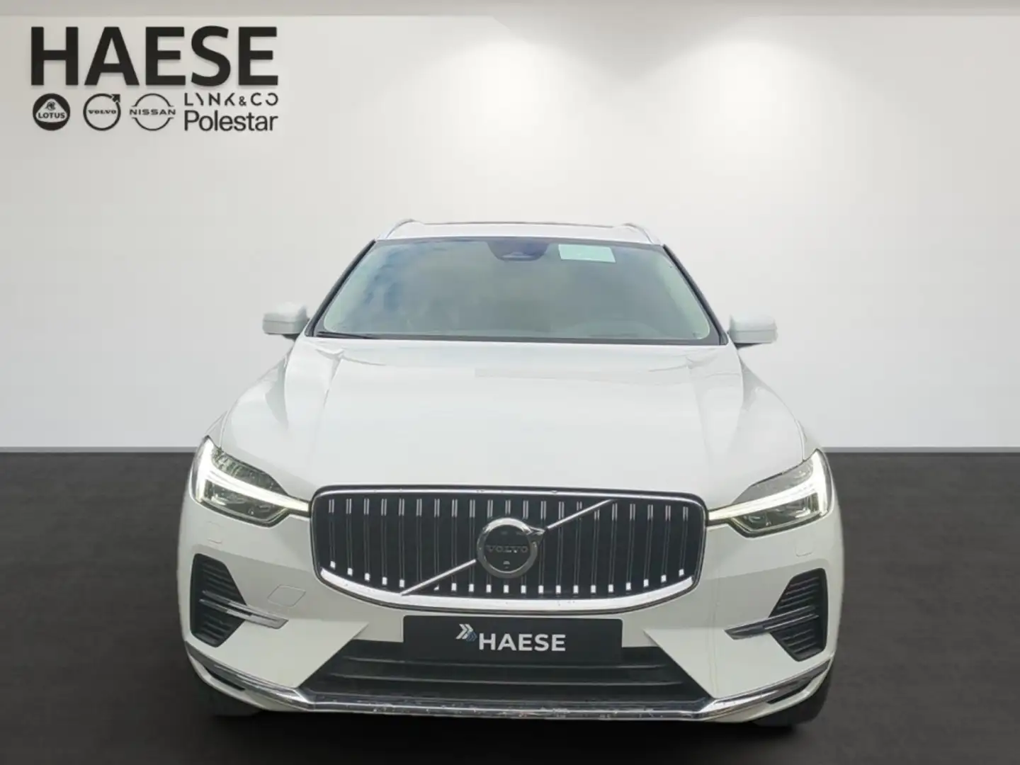 Volvo XC60 Plus Bright Recharge Plug-In Hybrid AWD T8 Twin En Weiß - 2