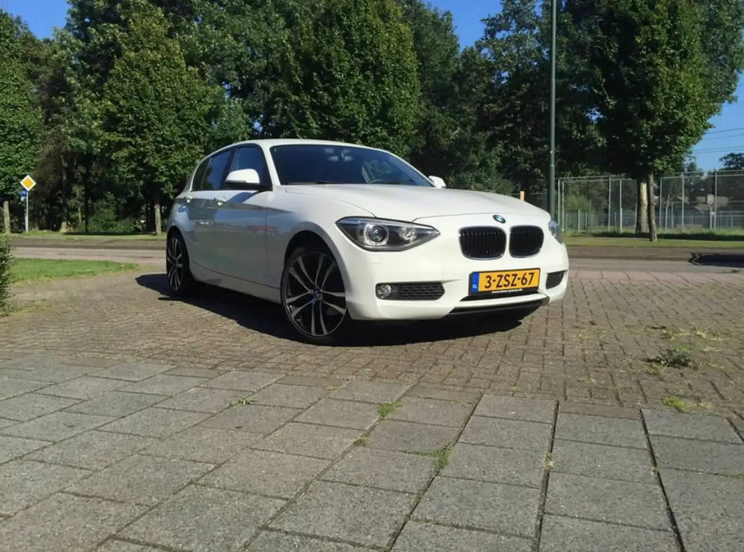 BMW 116 i Business Blanc - 1
