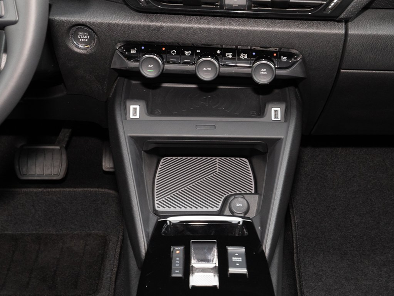 Citroen C4 PureTech 130 Max +L/SHZ+NAVI+PDC+RFK++ — photo 9
