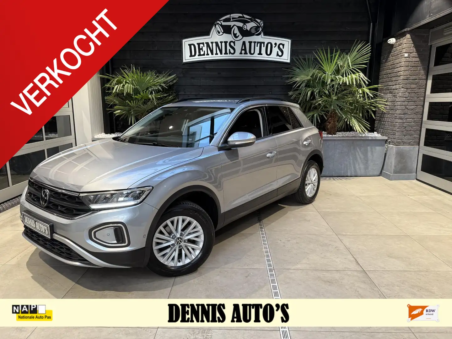 Volkswagen T-Roc 1.5 TSI Life Business Automaat! Grijs - 1