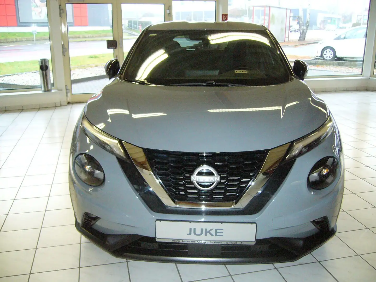 Nissan Juke 1,0 DIG-T N-Connecta Grau - 2