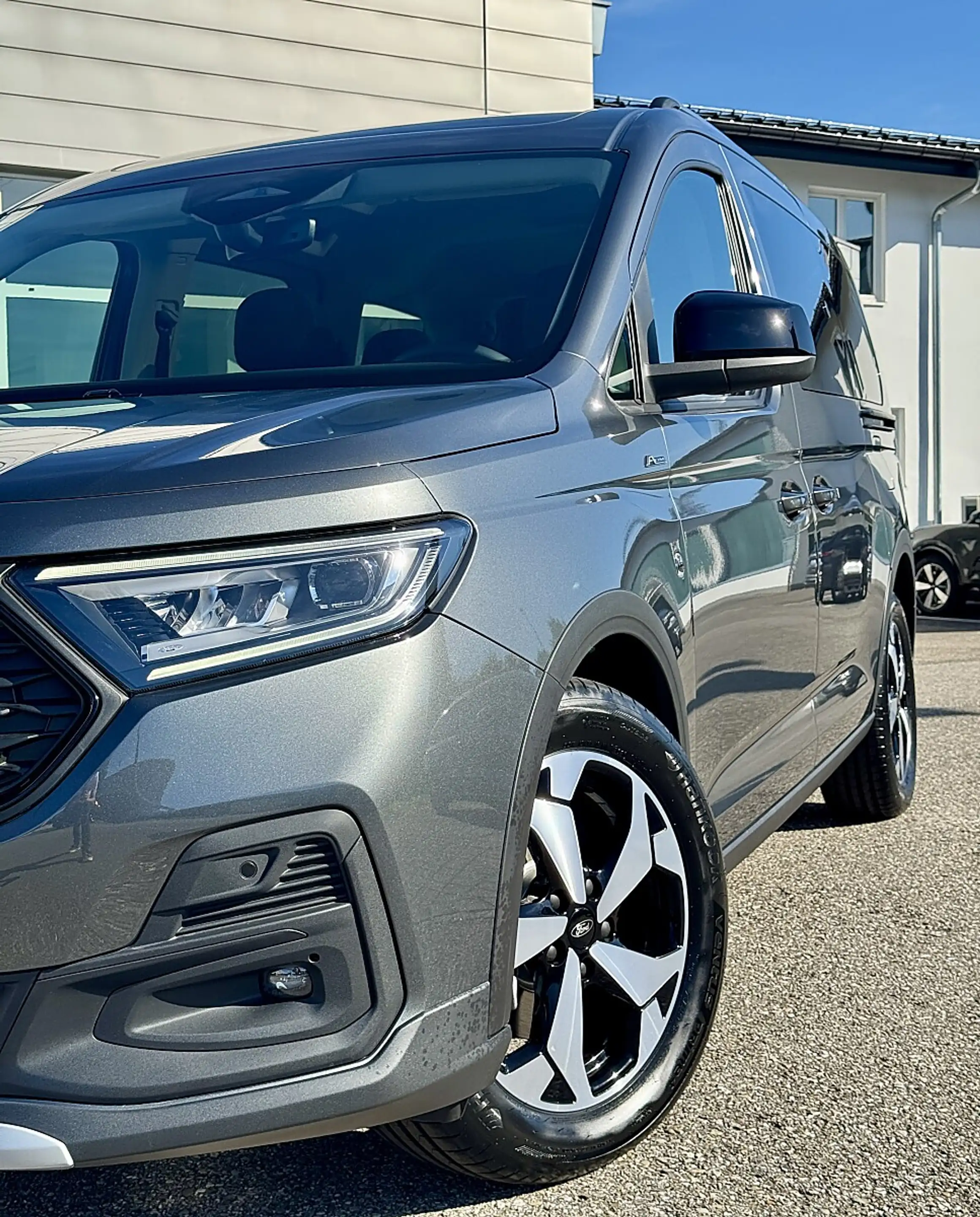 Ford Grand Tourneo Connect L2 Active Aut. — photo 4