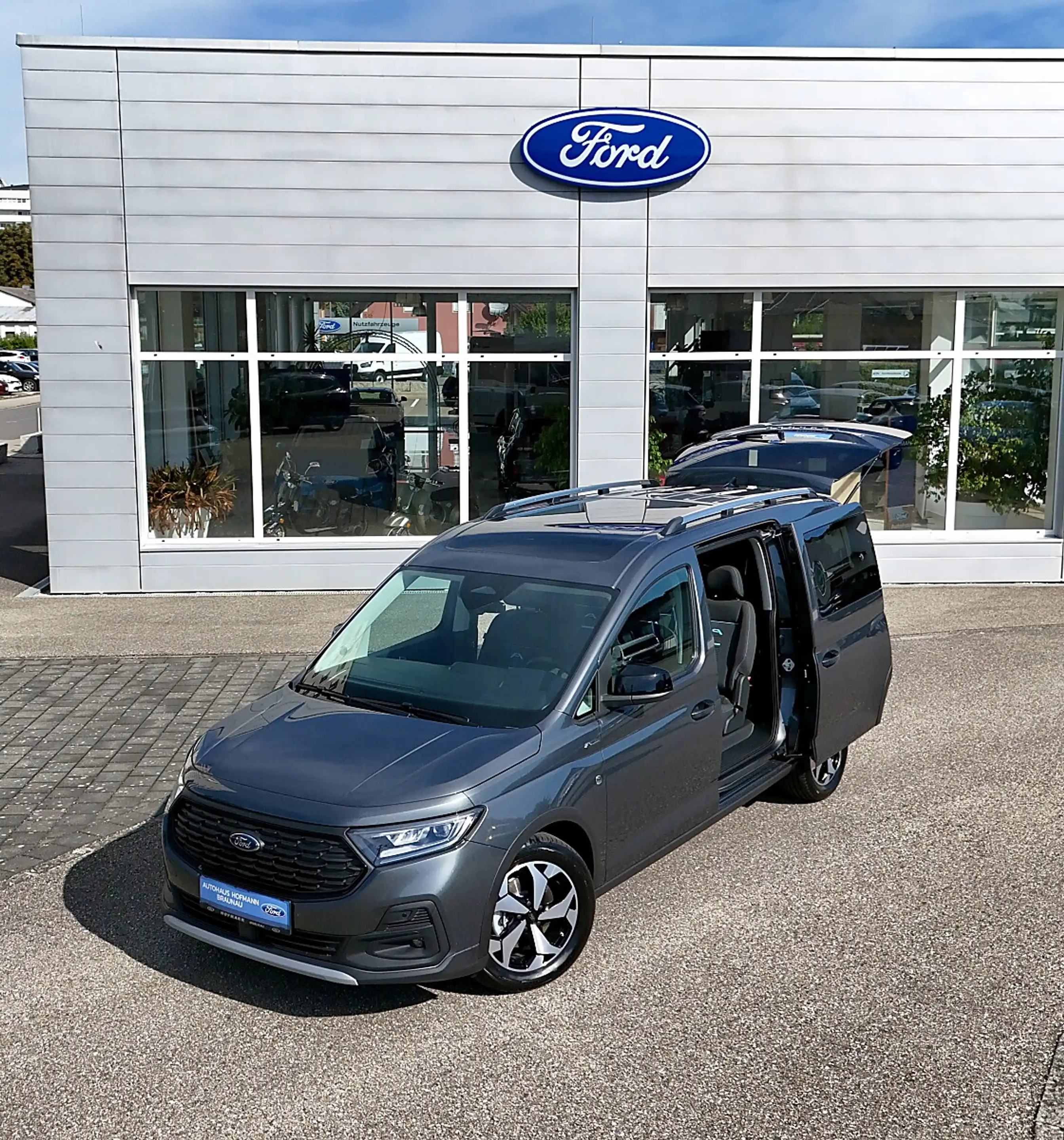 Ford Grand Tourneo Connect L2 Active Aut. — photo 13