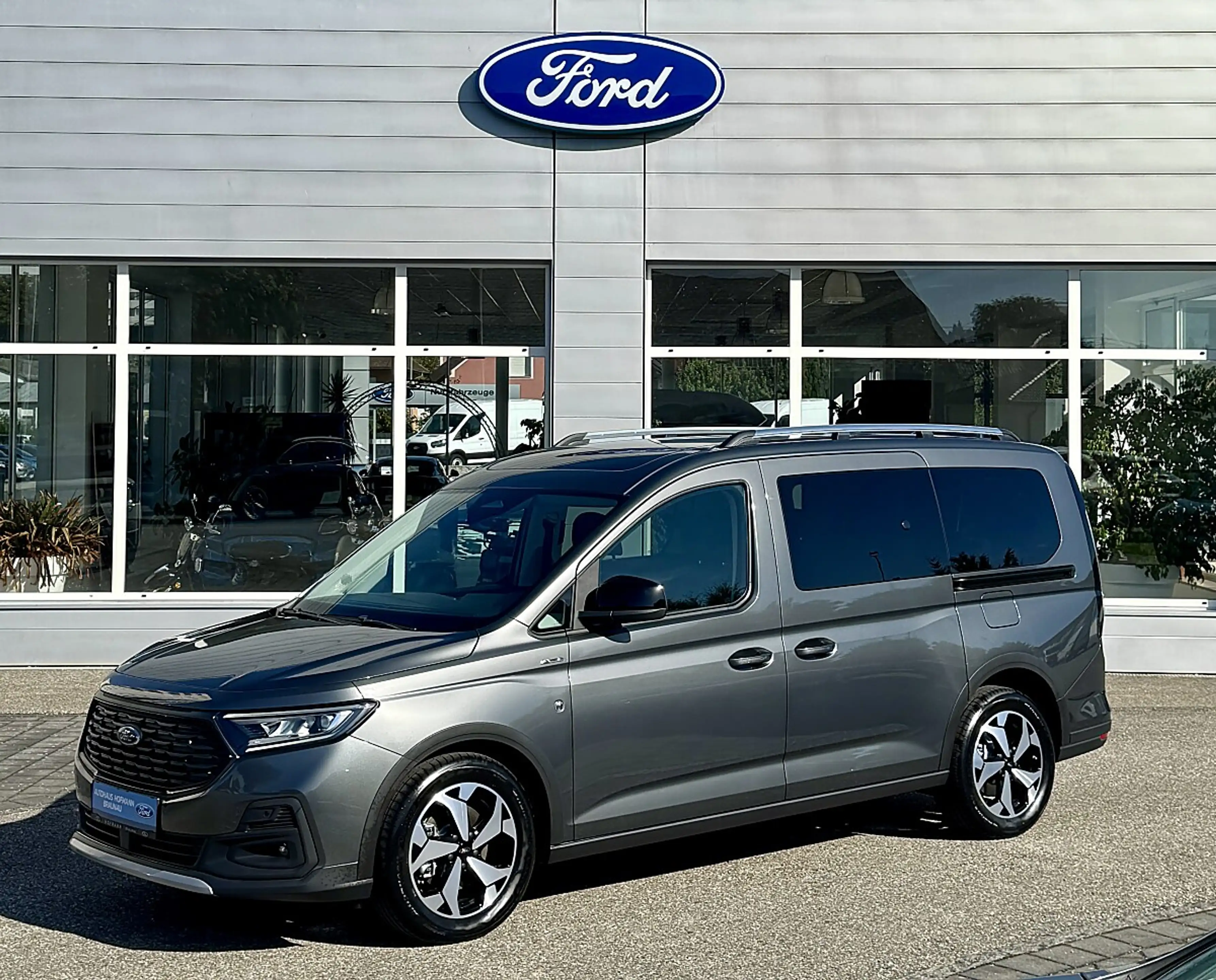Ford Grand Tourneo Connect L2 Active Aut. — photo 7