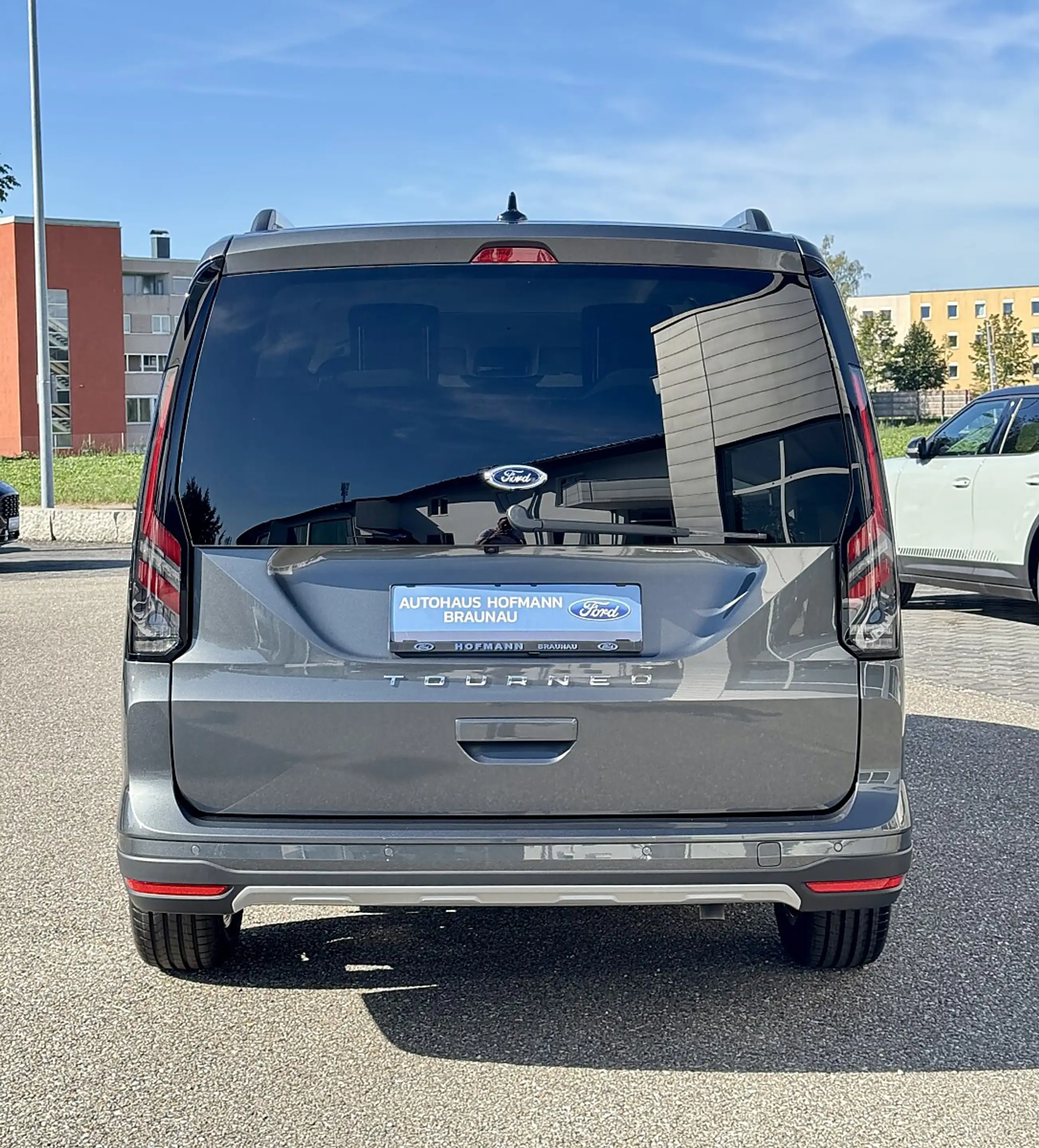Ford Grand Tourneo Connect L2 Active Aut. — photo 11
