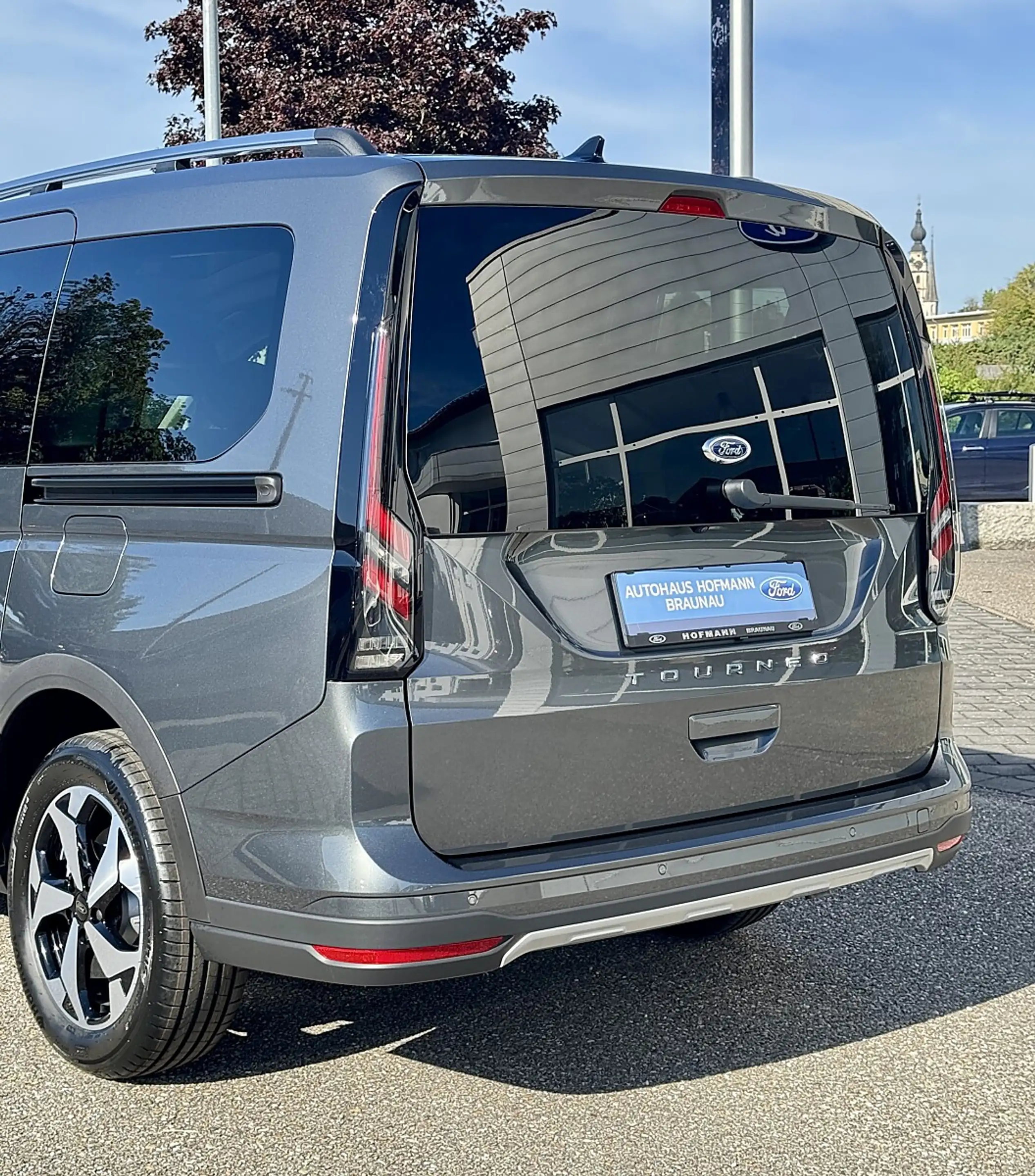 Ford Grand Tourneo Connect L2 Active Aut. — photo 6