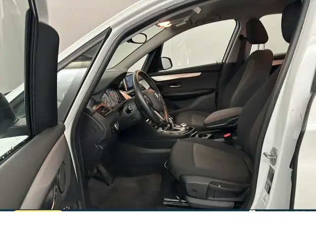 BMW 2 Series view 7