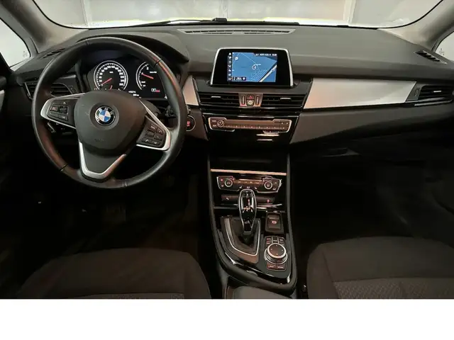 BMW 2 Series view 9