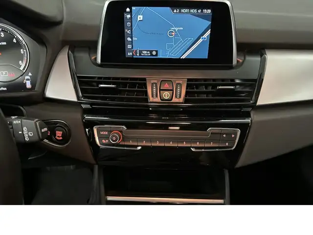 BMW 2 Series view 11