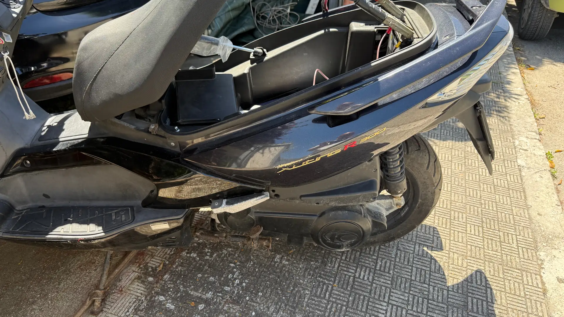 Kymco Xciting 300i r Grau - 2