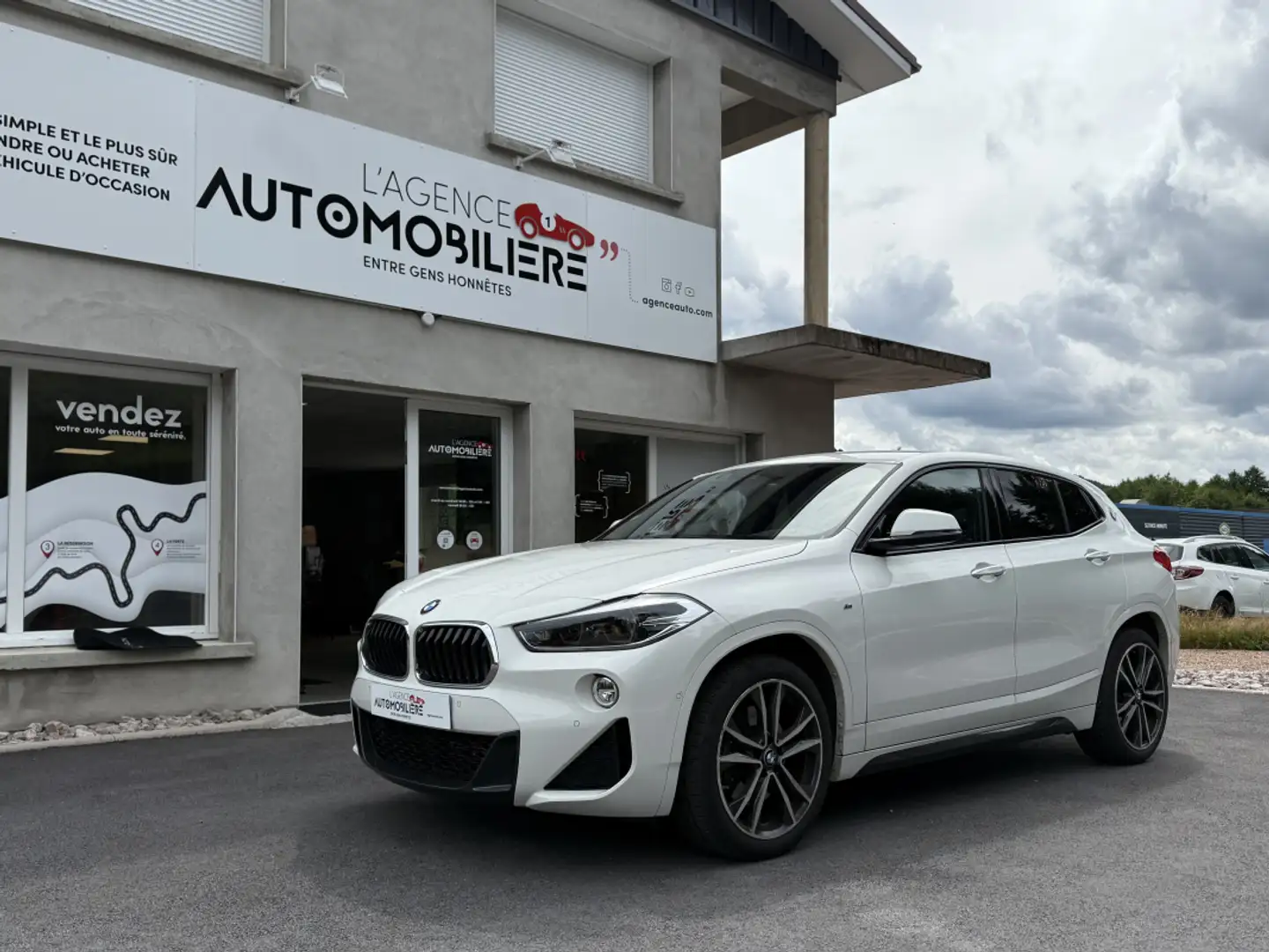 BMW iX2 xDrive 2.0 i 16V 192 cv M SPORT Fehér - 1