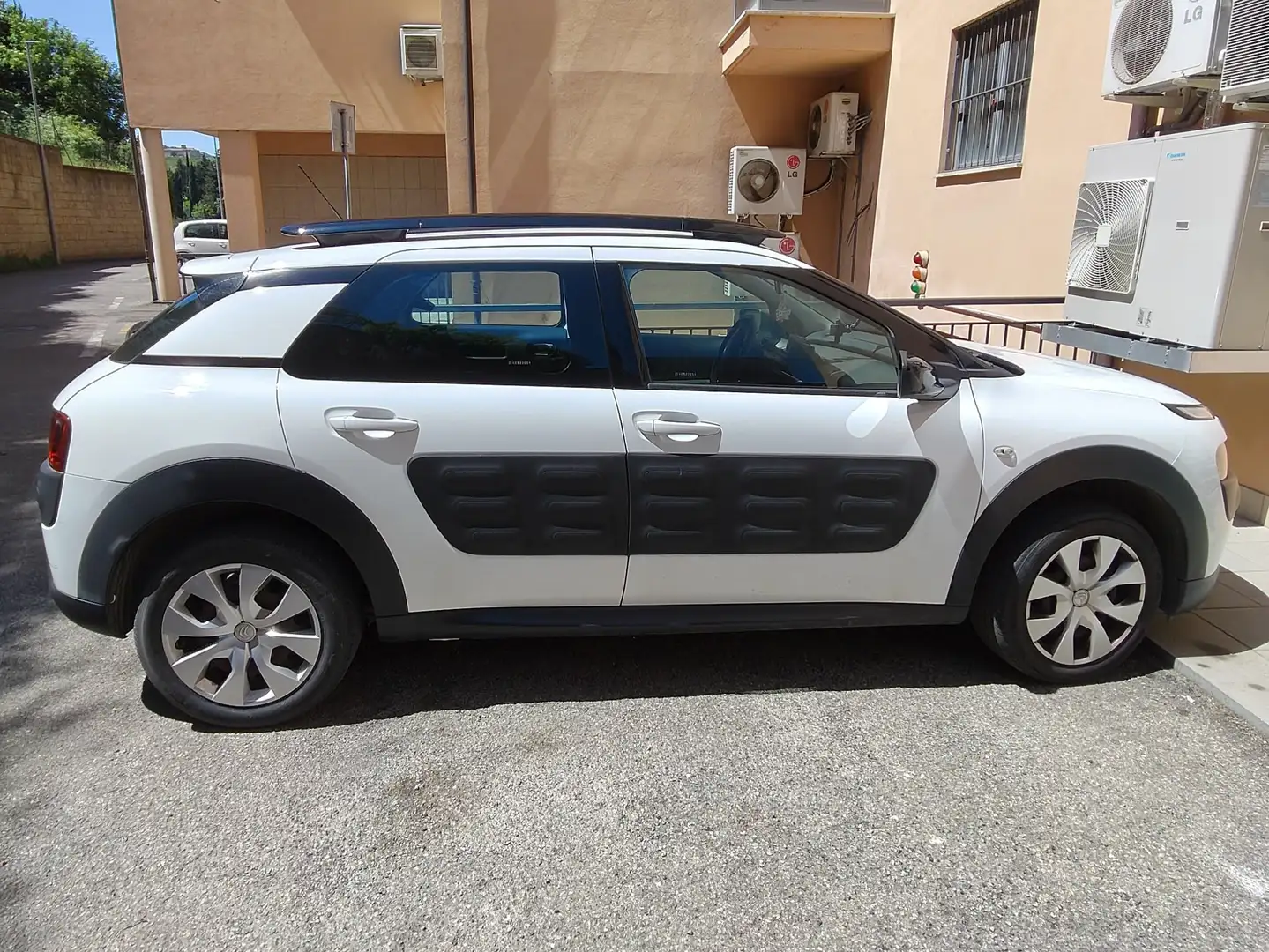 Citroen C4 C4 Cactus 2014 Cactus 1.6 bluehdi Feel 100cv Bianco - 1