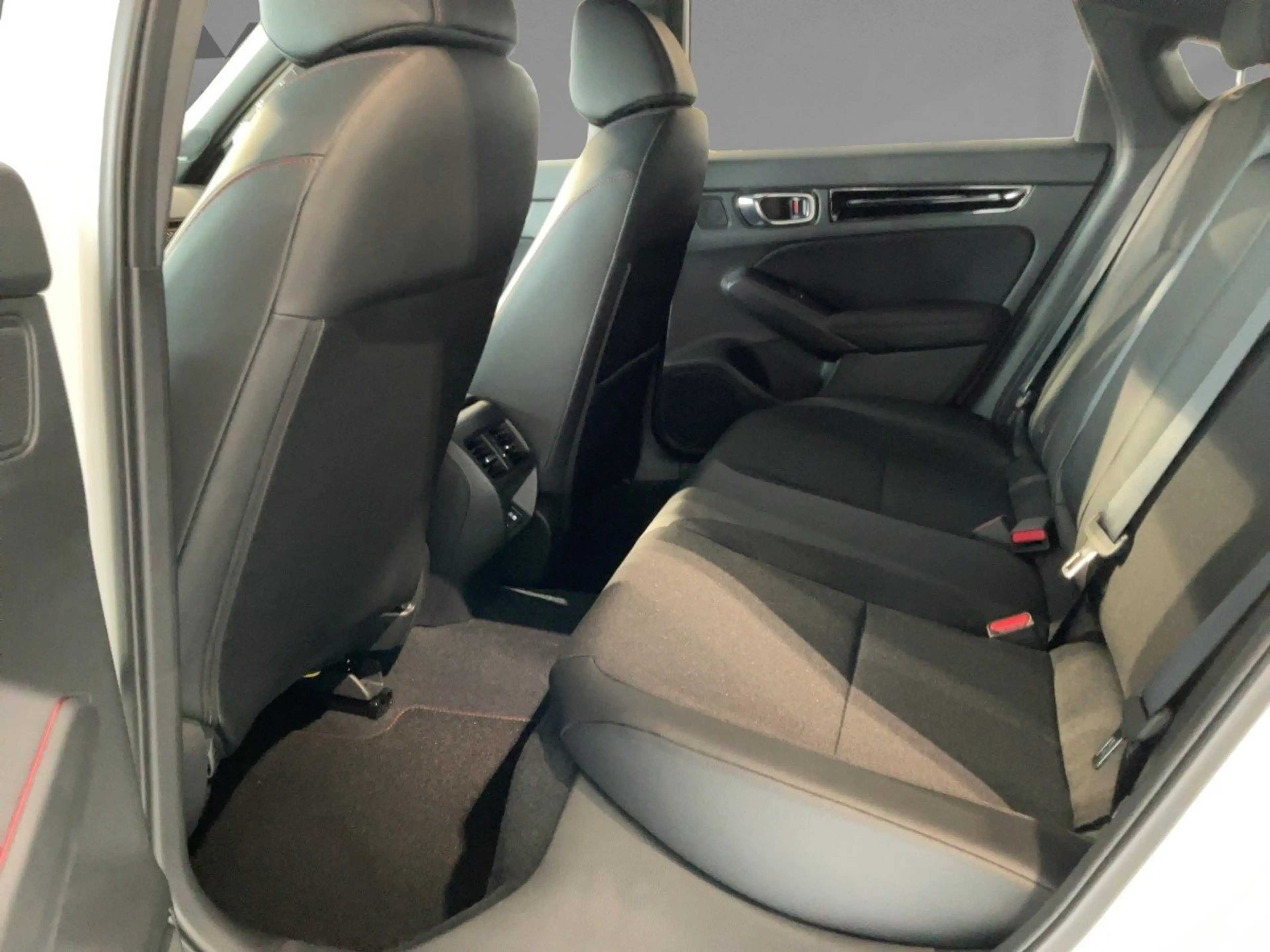 Honda Civic 2.0 i-MMD e:HEV Sport ACC+LED+Navi+SHZ+PDC — photo 9