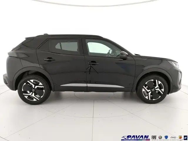 Peugeot 2008 view 5