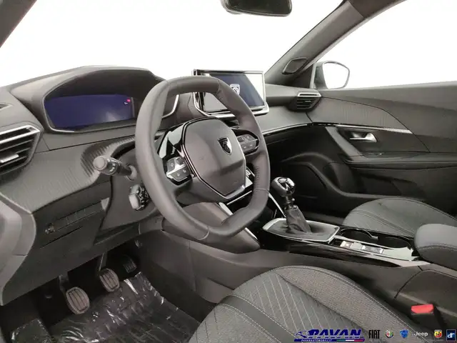 Peugeot 2008 view 8