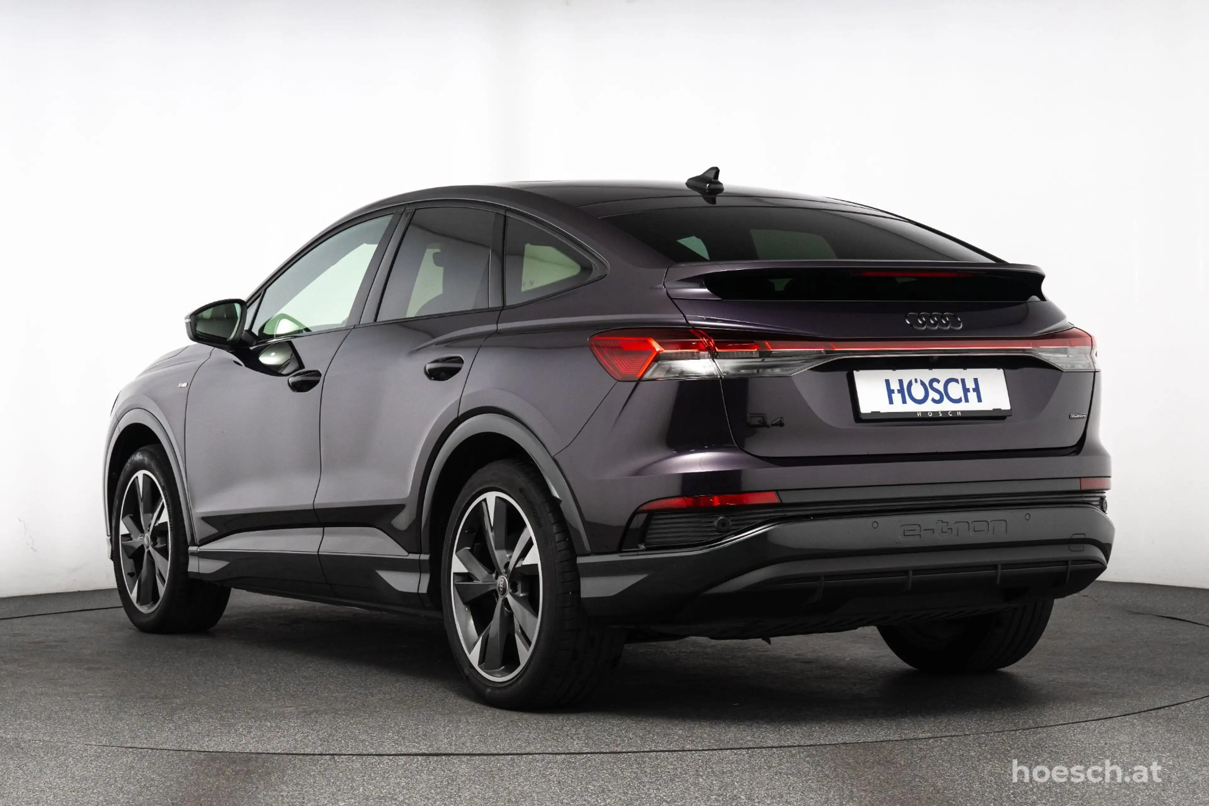 Audi Q4 e-tron SB 55 quattro 2xS-LINE HEAD-UP PANO MATRIX BLACK — photo 4