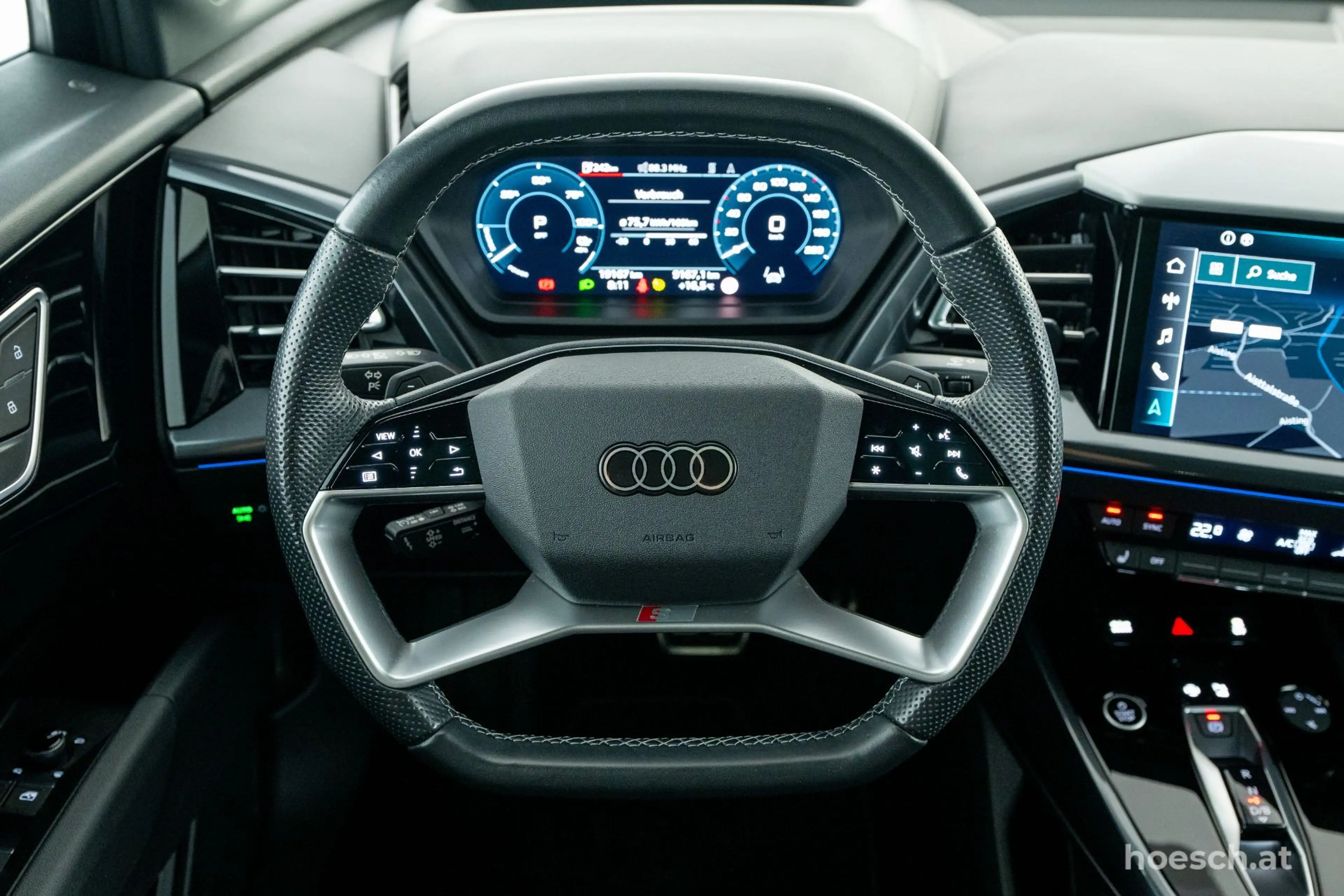 Audi Q4 e-tron SB 55 quattro 2xS-LINE HEAD-UP PANO MATRIX BLACK — photo 6