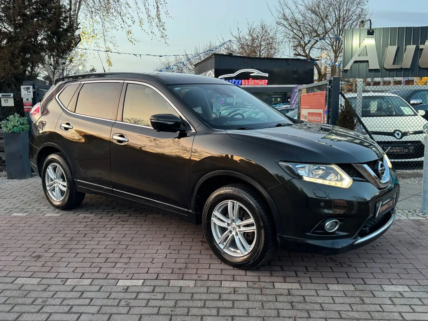 Nissan X-Trail 360° 4x4*Navigation*LED*AHK*SHZ*EU6*1.HD Grün - 1