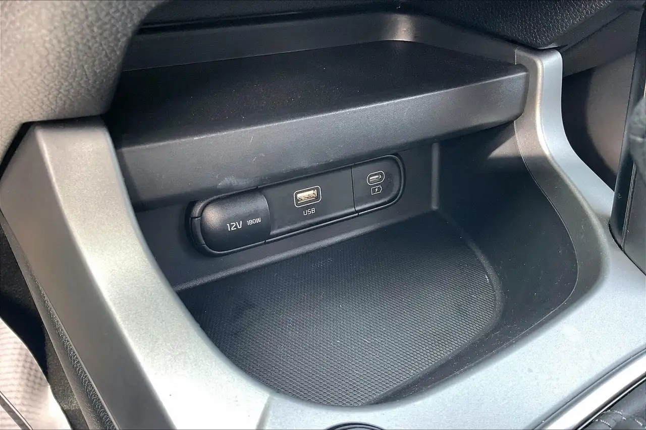 Kia Seltos снимка Kia Seltos