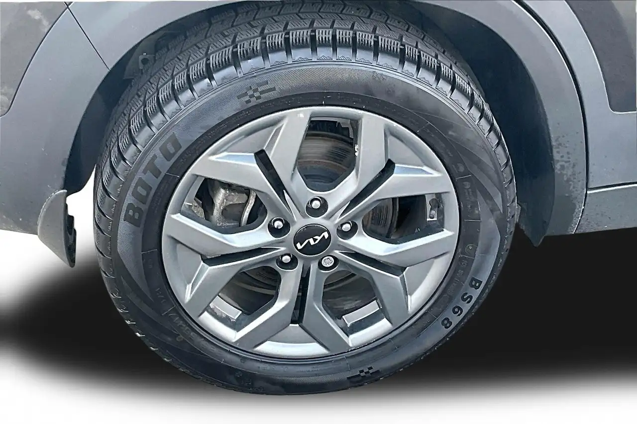 Kia Seltos снимка Kia Seltos