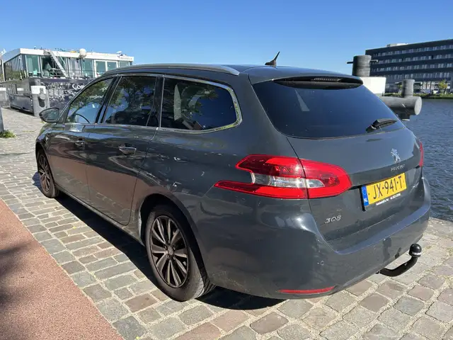 Peugeot 308 view 5