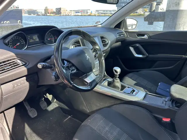 Peugeot 308 view 14