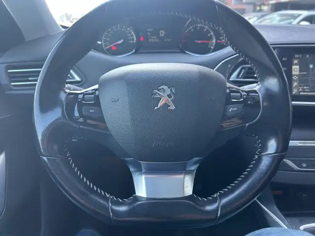 Peugeot 308 view 10
