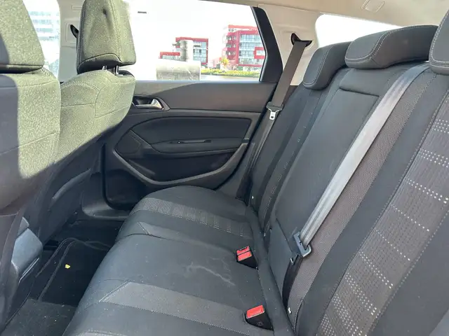 Peugeot 308 view 15