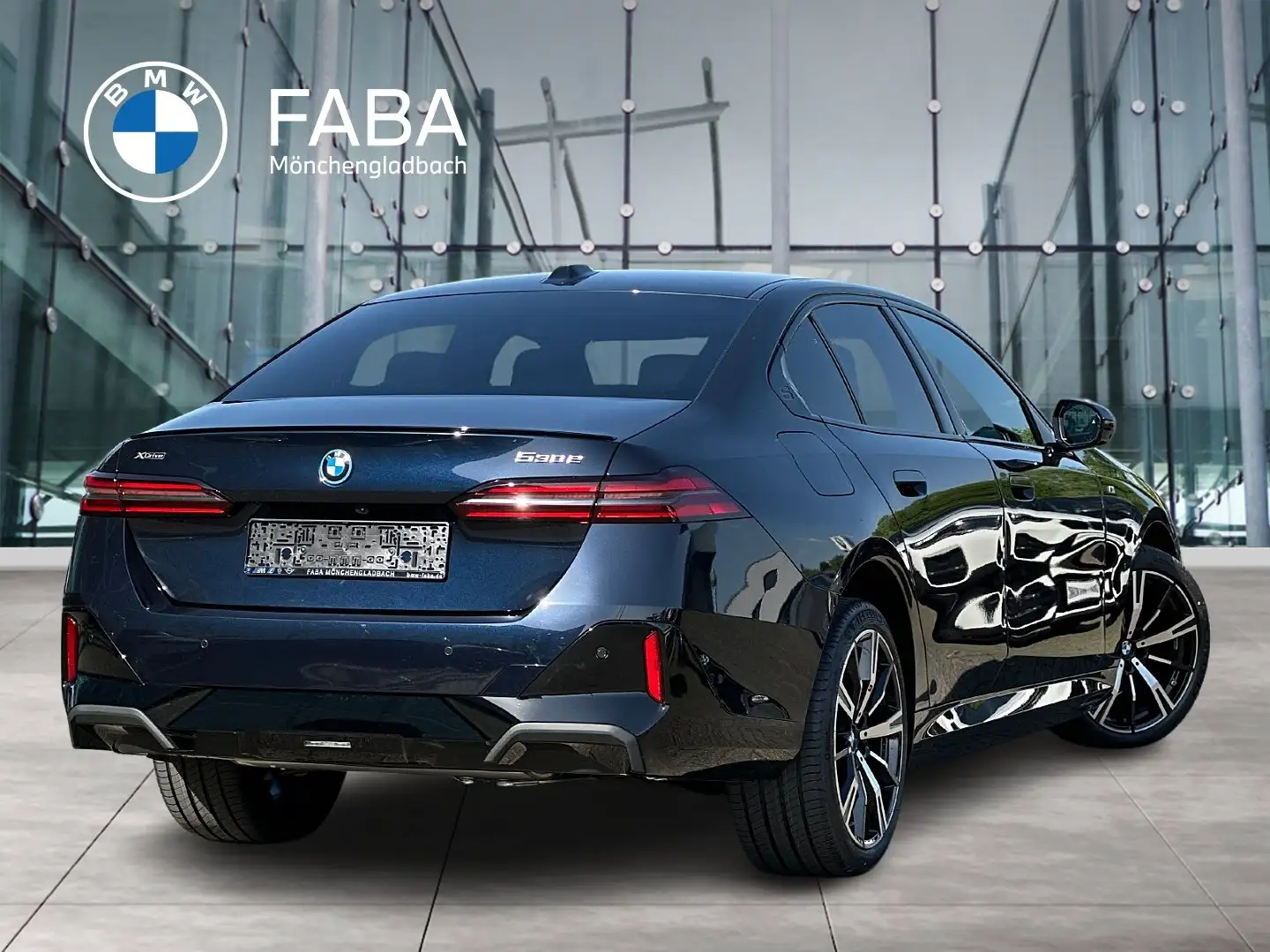 BMW 530 e xDrive Limousine M Sportpaket Head-Up DAB Black - 2