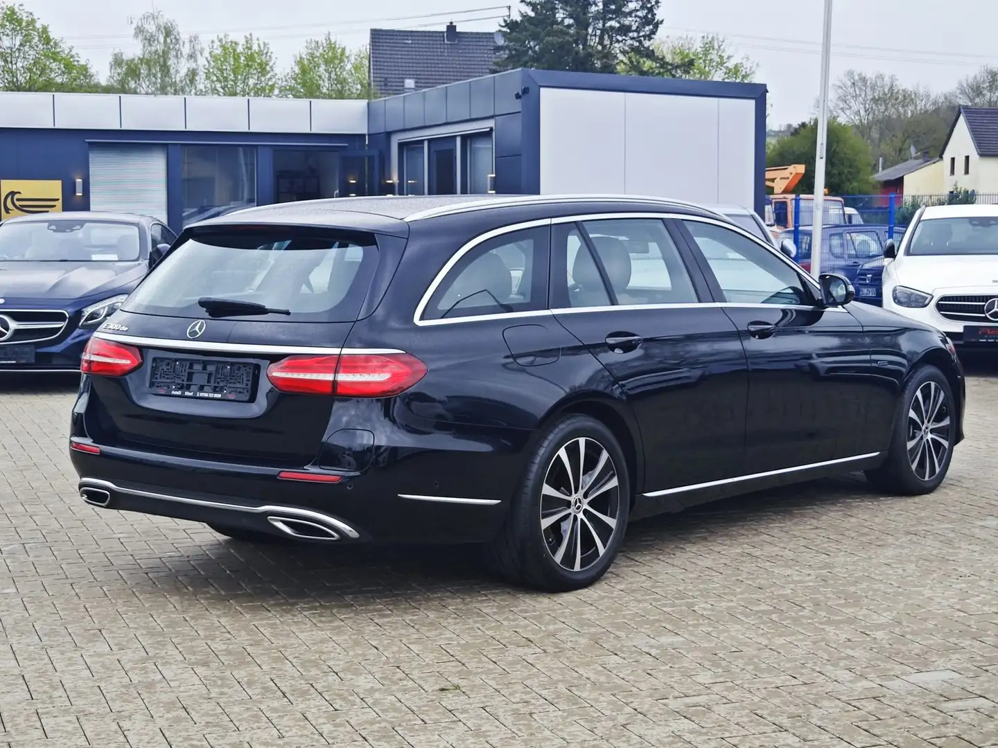 Mercedes-Benz E 300 de ACC|AHK|LED|Ambiente|MBUX AR|Leder|Cam Schwarz - 2