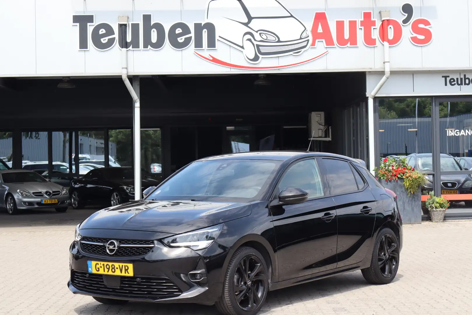 Opel Corsa 1.2 GS Line Apple Carplay, Navigatie, Automaat, St Zwart - 1