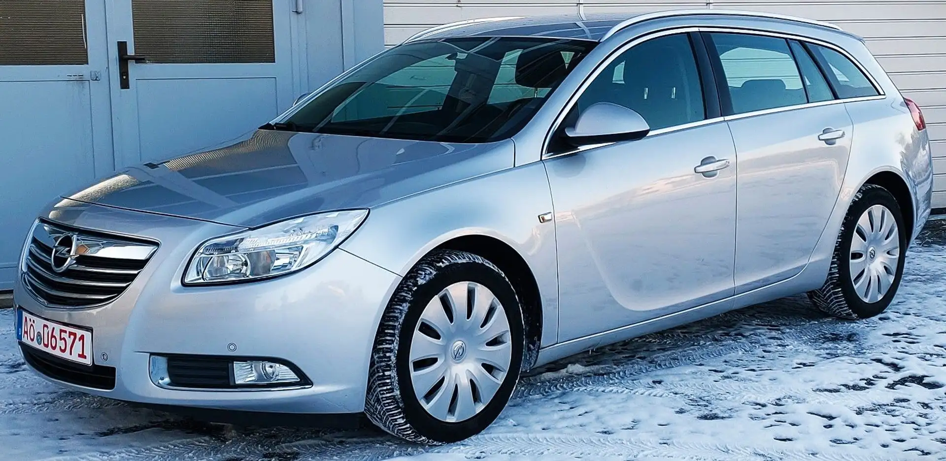 Opel Insignia 2.0 CDTI ST AUTOMATIK 1.HAND TÜV NEU Silber - 1