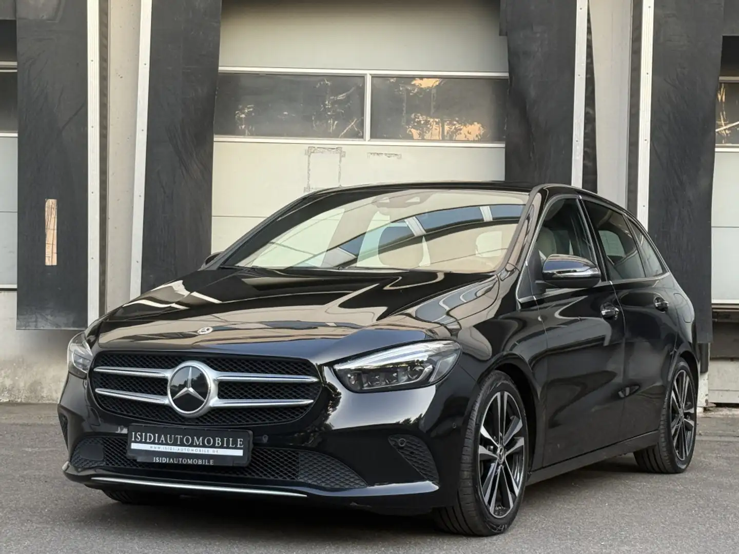 Mercedes-Benz B 220 d Edition 19 LED MBUX Distronic Burmester Zwart - 1