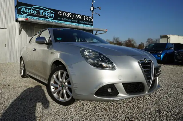 Alfa Romeo Giulietta 1.4 TB Turismo |8-fach Alu| |Leder|
