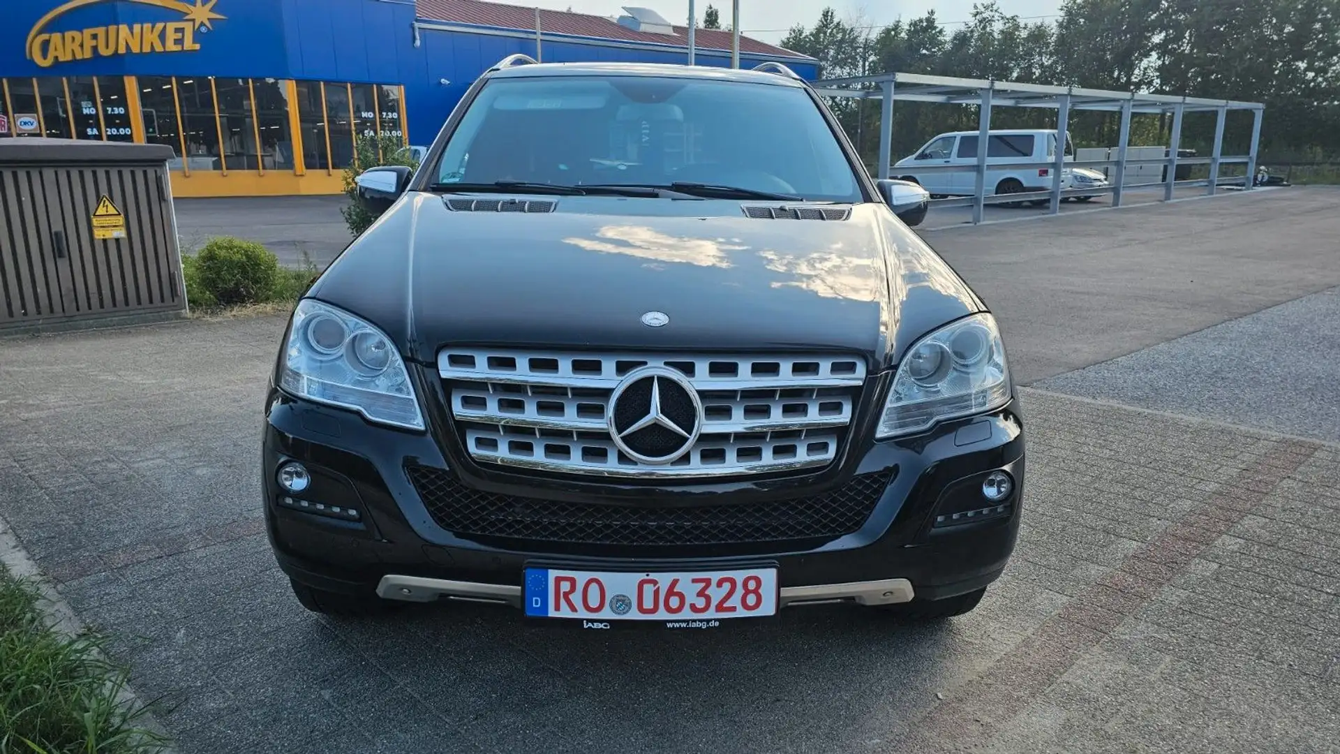 Mercedes-Benz ML 350 ML BlueTec 4Matic*AUTO*NAVI*SHZ*TEMPO* Zwart - 2