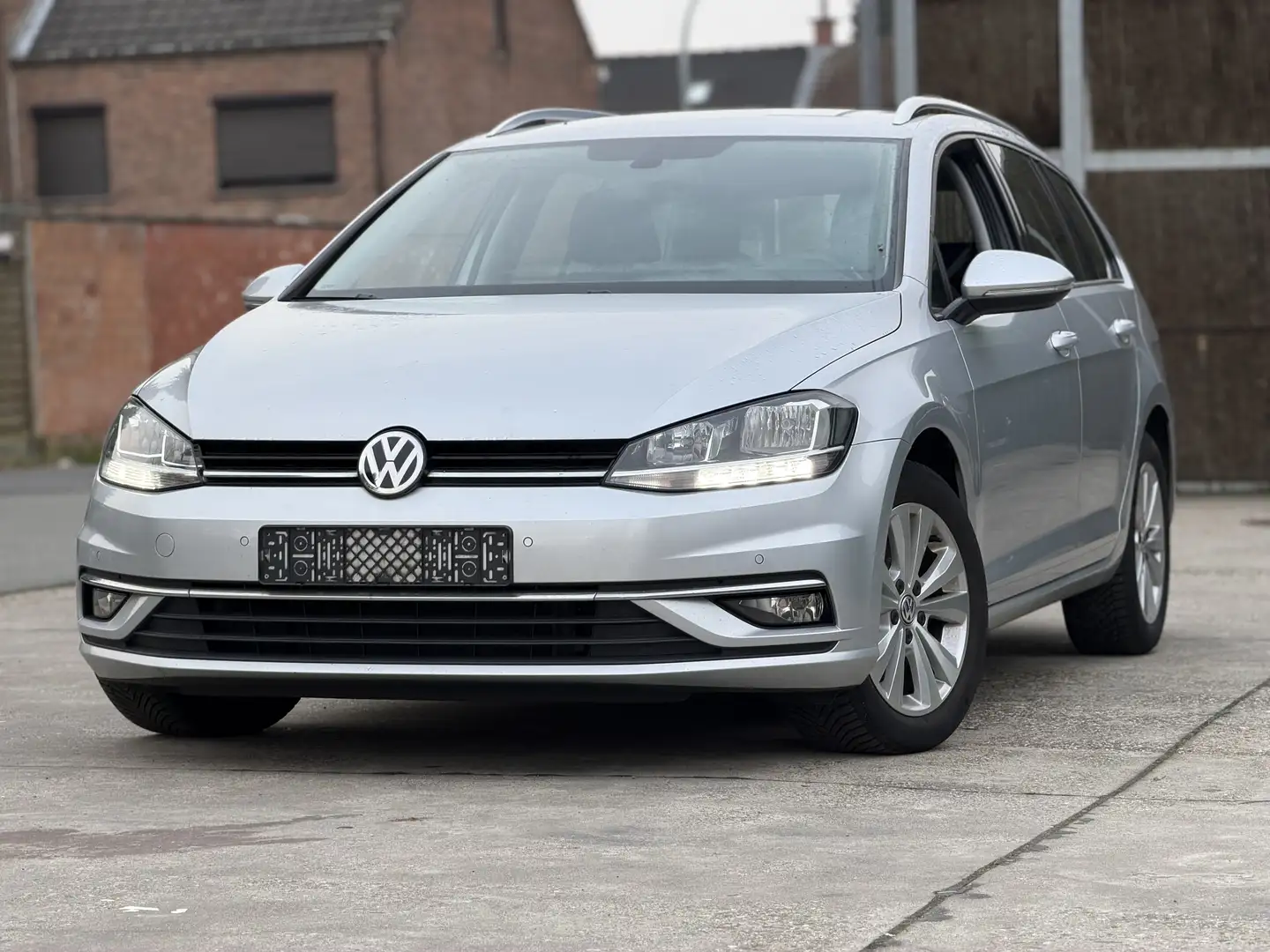 Volkswagen Golf Variant 1.6 TDi Highline-Gps-Clima-Crusie-Carplay-Led Grau - 2